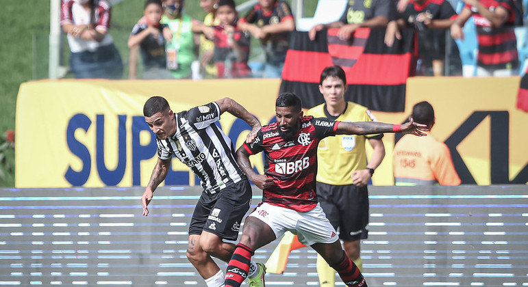 Nos pênaltis, Atlético bate o Flamengo e vence a Supercopa